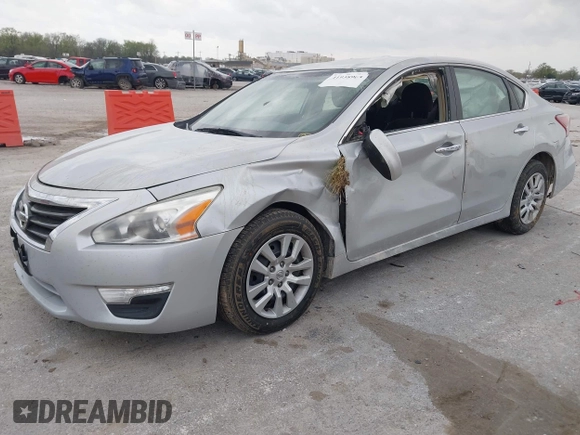 2013 Nissan Altima 2.5 S with VIN 1N4AL3AP3DC255289, listed as a IAAI auction lot 41938965 with 212,727 mi miles and . Bid and sale history available at carsss.com. Image 2.