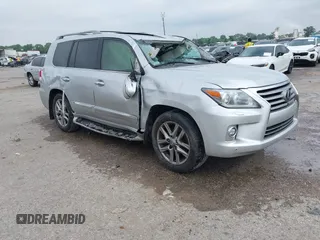 2014 Lexus LX 570 z VIN JTJHY7AX8E4144490, wystawiony jako IAAI lot #42374151 z przebiegiem 231 515 mil mil oraz . Historia ofert i sprzedaży dostępna na DreamBid. Obrazek 1.