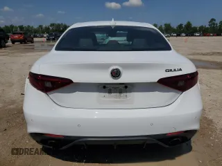 2020 Alfa Romeo Giulia Ti Sport с VIN ZARFAMBN1L7636628, выставлен на аукционе Copart как лот 56220145 с пробегом 59 768 миль миль и Списание • Salvage title. История ставок и продаж доступна на DreamBid. Изображение 6.