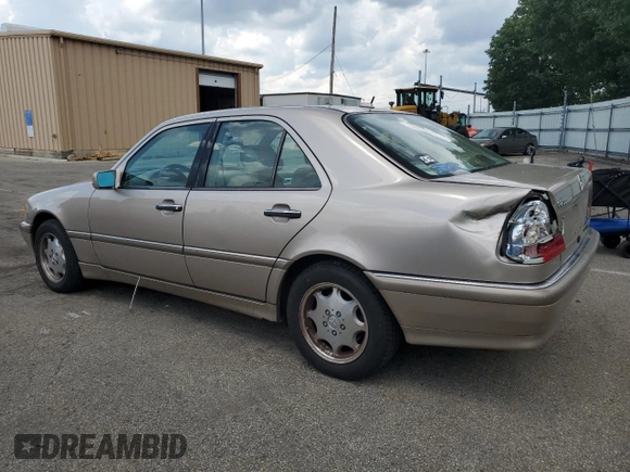 2000 Mercedes-Benz C 230 Kompressor с VIN WDBHA24G9YA806300, выставлен на аукционе Copart как лот 61999505 с пробегом 113 036 миль миль и Списание • Salvage title. История ставок и продаж доступна на DreamBid. Изображение 2.
