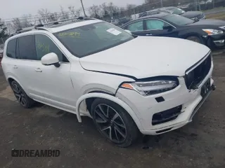2018 Volvo XC90 Momentum with VIN YV4A22PK4J1321548, listed as a IAAI auction lot 41865899 with 122,568 mi miles. Bid and sale history available at carsss.com. Image 1.