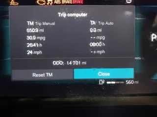 2024 Volvo XC40 Plus Dark Theme с VIN YV4L12UL0R2366601, выставлен на аукционе IAAI как лот 42206699 с пробегом 14 701 миль миль и . История ставок и продаж доступна на DreamBid. Изображение 15.