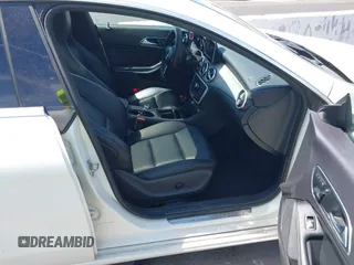 2014 Mercedes-Benz CLA 250 z VIN WDDSJ4EB3EN045327, wystawiony jako IAAI lot #42090466 z przebiegiem 121 805 mil mil oraz . Historia ofert i sprzedaży dostępna na DreamBid. Obrazek 5.