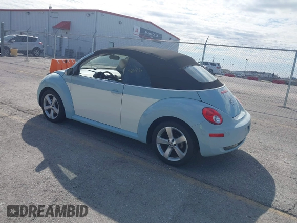 2010 Volkswagen Beetle with VIN 3VWRG3AL6AM010816, listed as a IAAI auction lot 41880231 with 117,264 mi miles and . Bid and sale history available at DreamBid. Image 3.