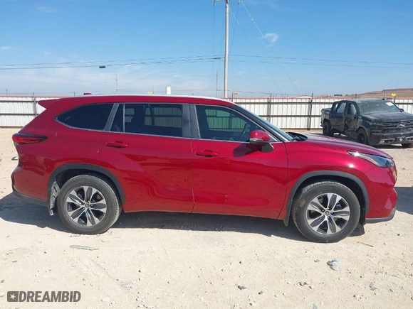 2023 Toyota Highlander L with VIN 5TDKDRAH5PS031581, listed as a IAAI auction lot 41527938 with 16,110 mi miles. Bid and sale history available at carsss.com. Image 13.