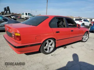 1991 BMW M5 z VIN WBSHD9318MBK06265, wystawiony jako Copart lot #78496814 z przebiegiem Nie podano mil oraz Tytuł czysty. Historia ofert i sprzedaży dostępna na DreamBid. Obrazek 3.