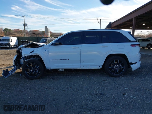 2024 Jeep Grand Cherokee with VIN 1C4RJYB63R8510782, listed as a IAAI auction lot 40878374 with 2,396 mi miles and . Bid and sale history available at DreamBid. Image 15.