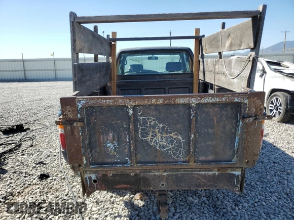 1992 Toyota Pickup DLX z VIN JT4VN13D5N5098643, wystawiony jako Copart lot #68855044 z przebiegiem 211 275 mil mil oraz Szkoda całkowita • Salvage title. Historia ofert i sprzedaży dostępna na DreamBid. Obrazek 6.