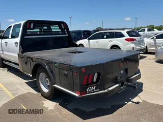 2017 Chevrolet Silverado 3500HD Work Truck z VIN 1GB4KYCY1HF168531, wystawiony jako Copart lot #60353525 z przebiegiem 272 126 mil mil oraz Czysty tytuł • Clean title. Historia ofert i sprzedaży dostępna na DreamBid. Obrazek 3.