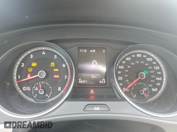 2018 Volkswagen Atlas SEL z VIN 1V2SR2CA4JC583122, wystawiony jako Copart lot #52748205 z przebiegiem 86 071 mil mil oraz Szkoda całkowita • Salvage title. Historia ofert i sprzedaży dostępna na DreamBid. Obrazek 9.