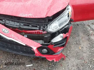 2020 Kia Forte LXS z VIN 3KPF24AD9LE215384, wystawiony jako IAAI lot #40951994 z przebiegiem 72 255 mil mil oraz . Historia ofert i sprzedaży dostępna na DreamBid. Obrazek 6.