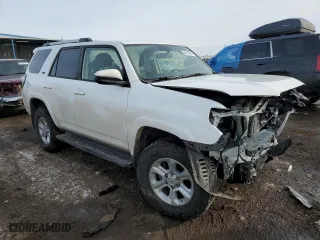 2019 Toyota 4Runner SR5 with VIN JTEBU5JR7K5680472, listed as a Copart auction lot 46101035 with 70,567 mi miles and Salvage Title. Bid and sale history available at carsss.com. Image 4.