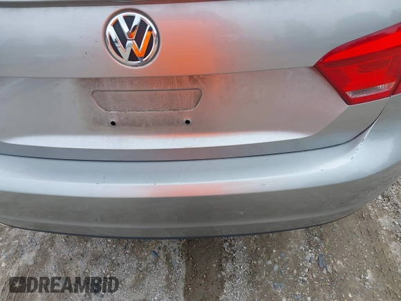 2013 Volkswagen Passat SE with VIN 1VWBP7A30DC098440, listed as a IAAI auction lot 42722686 with 305,716 mi miles and . Bid and sale history available at DreamBid. Image 6.
