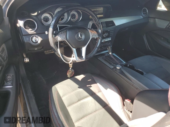 2013 Mercedes-Benz C 350 с VIN WDDGJ5HB1DF957633, выставлен на аукционе Copart как лот 65576675 с пробегом 232 132 миль миль и Списание • Salvage title. История ставок и продаж доступна на DreamBid. Изображение 8.