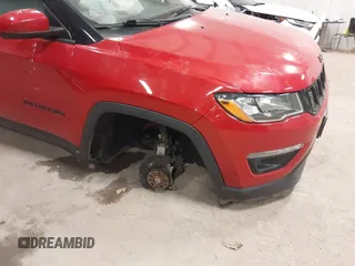 2018 Jeep Compass Altitude with VIN 3C4NJDBB9JT304330, listed as a IAAI auction lot 41886905 with 45,700 mi miles and . Bid and sale history available at carsss.com. Image 6.