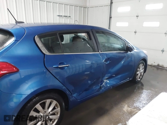 2015 Kia Forte EX with VIN KNAFX5A85F5292051, listed as a IAAI auction lot 41475644 with 155,771 mi miles and . Bid and sale history available at carsss.com. Image 6.