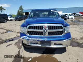 2017 Ram 1500 ST z VIN 1C6RR7FG6HS682111, wystawiony jako Copart lot #56308765 z przebiegiem 61 604 mil mil oraz Szkoda całkowita • Salvage title. Historia ofert i sprzedaży dostępna na DreamBid. Obrazek 5.