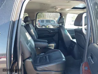 2009 Chevrolet Suburban LTZ with VIN 1GNFK36329R291320, listed as a IAAI auction lot 41393816 with 157,469 mi miles. Bid and sale history available at carsss.com. Image 8.