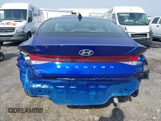 2024 Hyundai Elantra SEL with VIN KMHLM4DG2RU809713, listed as a IAAI auction lot 41998632 with 8,185 mi miles and . Bid and sale history available at carsss.com. Image 6.