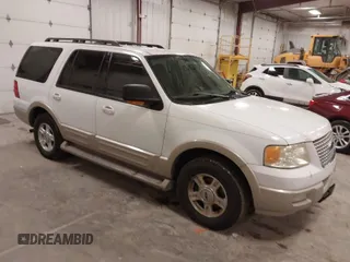 2005 Ford Expedition Eddie Bauer with VIN 1FMPU17525LA53438, listed as a IAAI auction lot 42009086 with 171,363 mi miles. Bid and sale history available at carsss.com. Image 1.
