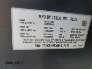 2024 Tesla Cybertruck Cyberbeast z VIN 7G2CEHEEXRA017141, wystawiony jako Copart lot #70618564 z przebiegiem 2790 mil mil oraz Szkody całkowita. Historia ofert i sprzedaży dostępna na DreamBid. Obrazek 12.