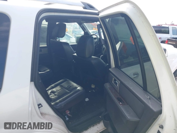 2010 Ford Expedition Limited z VIN 1FMJU1K5XAEA58785, wystawiony jako IAAI lot #42740811 z przebiegiem Nie podano mil oraz . Historia ofert i sprzedaży dostępna na DreamBid. Obrazek 8.