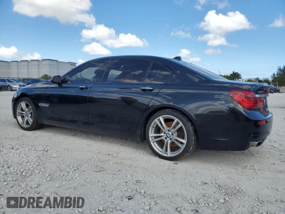 2013 BMW 7 Series 740Li xDrive z VIN WBAYF4C53DDE23895, wystawiony jako Copart lot #47223065 z przebiegiem 135 567 mil mil oraz Szkoda całkowita • Salvage title. Historia ofert i sprzedaży dostępna na DreamBid. Obrazek 2.