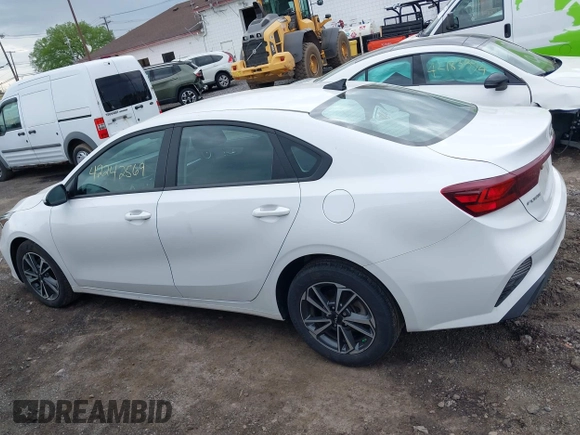 2023 Kia Forte LXS z VIN 3KPF24AD9PE657457, wystawiony jako IAAI lot #42242569 z przebiegiem 11 250 mil mil oraz . Historia ofert i sprzedaży dostępna na DreamBid. Obrazek 14.