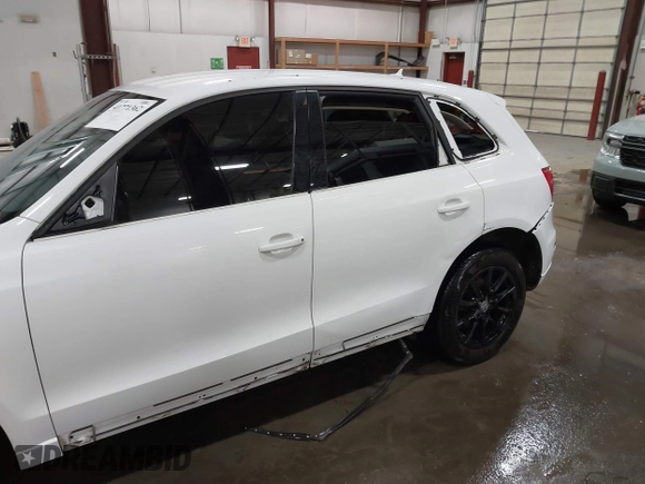 2011 Audi Q5 Premium z VIN WA1CFAFP7BA047054, wystawiony jako IAAI lot #41771362 z przebiegiem 155 066 mil mil oraz . Historia ofert i sprzedaży dostępna na DreamBid. Obrazek 6.