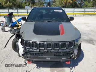 2024 Jeep Compass Trailhawk с VIN 3C4NJDDNXRT590322, выставлен на аукционе Copart как лот 47870985 с пробегом 13 232 миль миль и Списание • Salvage title. История ставок и продаж доступна на DreamBid. Изображение 5.