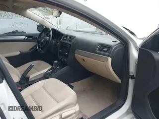 2015 Volkswagen Jetta SE с VIN 3VWD17AJ2FM309891, выставлен на аукционе IAAI как лот 42657281 с пробегом 134 046 миль миль и . История ставок и продаж доступна на DreamBid. Изображение 5.