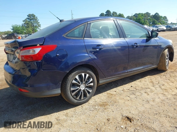 2012 Ford Focus SE with VIN 1FAHP3F27CL156621, listed as a IAAI auction lot 42092635 with 169,366 mi miles. Bid and sale history available at carsss.com. Image 4.