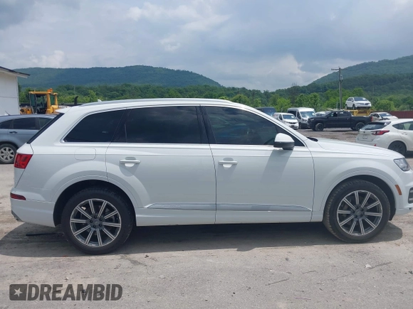 2017 Audi Q7 Prestige with VIN WA1VAAF73HD037362, listed as a IAAI auction lot 42423433 with 71,357 mi miles and . Bid and sale history available at DreamBid. Image 13.