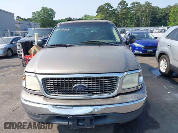 2001 Ford Expedition XLT with VIN 1FMRU15W71LA29912, listed as a IAAI auction lot 42422518 with 386,554 mi miles and . Bid and sale history available at DreamBid. Image 6.