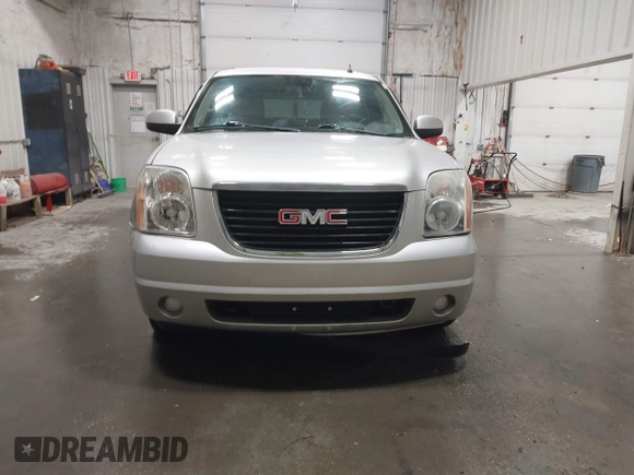 2011 GMC Yukon SLE with VIN 1GKS2AE01BR233860, listed as a IAAI auction lot 41838392 with 226,611 mi miles. Bid and sale history available at carsss.com. Image 12.