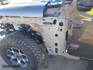 2018 Jeep Wrangler Unlimited Sport S with VIN 1C4HJXDG0JW166601, listed as a IAAI auction lot 41650217 with 30,319 mi miles. Bid and sale history available at carsss.com. Image 6.
