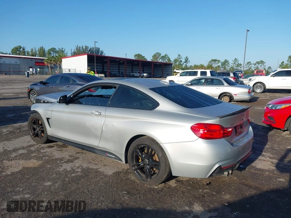 2015 BMW 4 Series 428i xDrive z VIN WBA3N9C56FK246118, wystawiony jako IAAI lot #41923623 z przebiegiem 113 207 mil mil oraz . Historia ofert i sprzedaży dostępna na DreamBid. Obrazek 3.