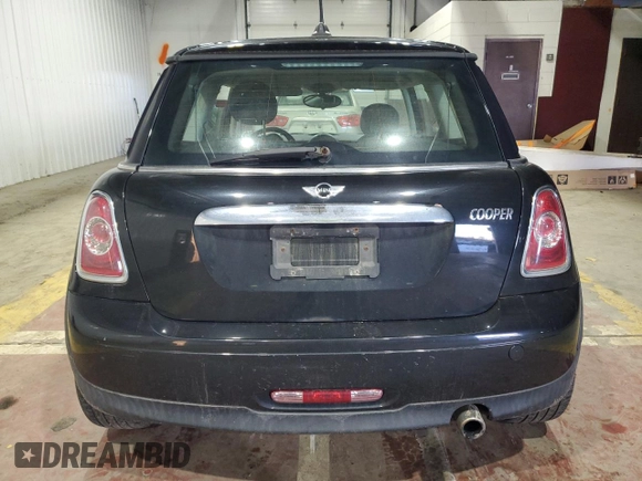 2012 MINI Hardtop with VIN WMWSU3C52CT260728, listed as a Copart auction lot 45391265 with 70,180 mi miles and Clean Title. Bid and sale history available at DreamBid. Image 6.