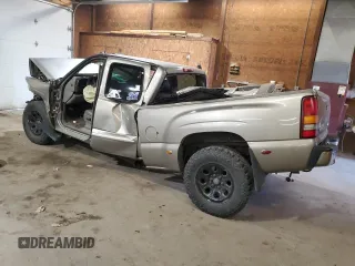 2003 GMC Sierra Denali z VIN 2GTFK69U531264188, wystawiony jako Copart lot #70624354 z przebiegiem Nie podano mil oraz Szkody całkowita. Historia ofert i sprzedaży dostępna na DreamBid. Obrazek 2.