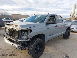 2018 Toyota Tundra 4WD SR5 with VIN 5TFHW5F12JX726353, listed as a IAAI auction lot 41148266 with NaN miles. Bid and sale history available at carsss.com. Image 17.