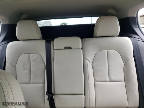 2019 Volvo XC40 Momentum with VIN YV4162XZ7K2003114, listed as a Copart auction lot 59635293 with 0 mi miles. Bid and sale history available at carsss.com. Image 10.