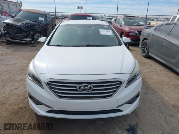 2015 Hyundai Sonata SE z VIN 5NPE24AFXFH235205, wystawiony jako IAAI lot #41596454 z przebiegiem 66 461 mil mil oraz . Historia ofert i sprzedaży dostępna na DreamBid. Obrazek 12.