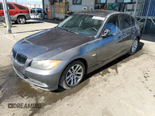 2006 BMW 3 Series 325i z VIN WBAVB17506NK31299, wystawiony jako Copart lot #56131415 z przebiegiem 215 251 mil mil oraz Szkoda całkowita • Salvage title. Historia ofert i sprzedaży dostępna na DreamBid. Obrazek 1.