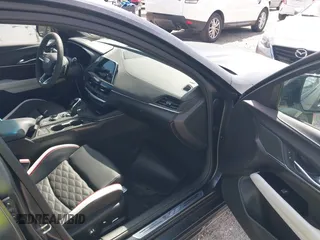 2023 Cadillac CT4-V Blackwing z VIN 1G6DL5RP1P0516032, wystawiony jako IAAI lot #41988165 z przebiegiem 8184 mil mil oraz . Historia ofert i sprzedaży dostępna na DreamBid. Obrazek 5.