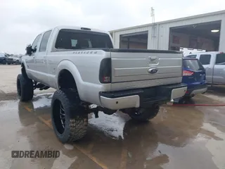 2016 Ford F-250 Lariat z VIN 1FT7W2BT5GEA80683, wystawiony jako IAAI lot #42324423 z przebiegiem 114 034 mil mil oraz . Historia ofert i sprzedaży dostępna na DreamBid. Obrazek 3.