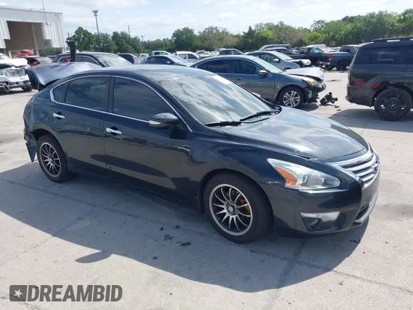 2013 Nissan Altima SV with VIN 1N4AL3APXDC253975, listed as a IAAI auction lot 42112765 with 169,825 mi miles and . Bid and sale history available at carsss.com. Image 1.