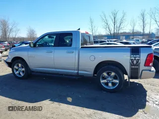 2018 Ram 1500 Big Horn z VIN 1C6RR7GG6JS310482, wystawiony jako IAAI lot #41779744 z przebiegiem 74 548 mil mil oraz . Historia ofert i sprzedaży dostępna na DreamBid. Obrazek 15.