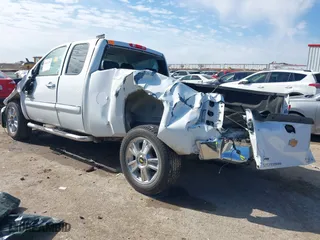 2012 Chevrolet Silverado 1500 LT with VIN 1GCRCSE06CZ138953, listed as a IAAI auction lot 41421246 with 1 mi miles. Bid and sale history available at carsss.com. Image 3.