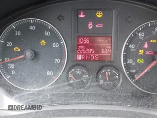 2009 Volkswagen Jetta SE z VIN 3VWRZ71K99M159242, wystawiony jako IAAI lot #42200917 z przebiegiem 226 285 mil mil oraz . Historia ofert i sprzedaży dostępna na DreamBid. Obrazek 7.