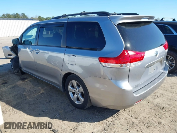 2012 Toyota Sienna LE AAS with VIN 5TDKK3DC5CS269377, listed as a IAAI auction lot 41828866 with 1 mi miles. Bid and sale history available at carsss.com. Image 3.
